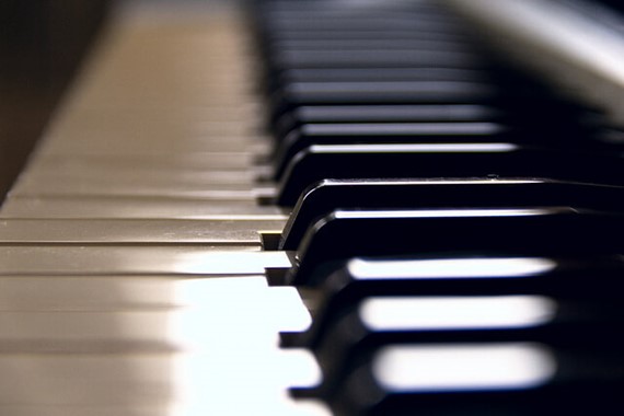 Piano keys photo by Pawel Maryanov (CC BY 2.0).jpg